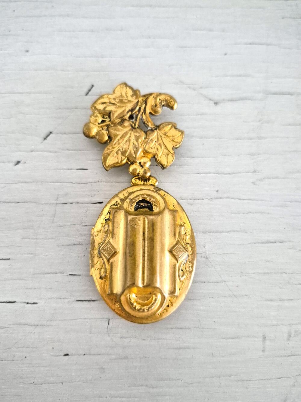Vintage Gold Tone Floral Etched Locket Pin Brooch